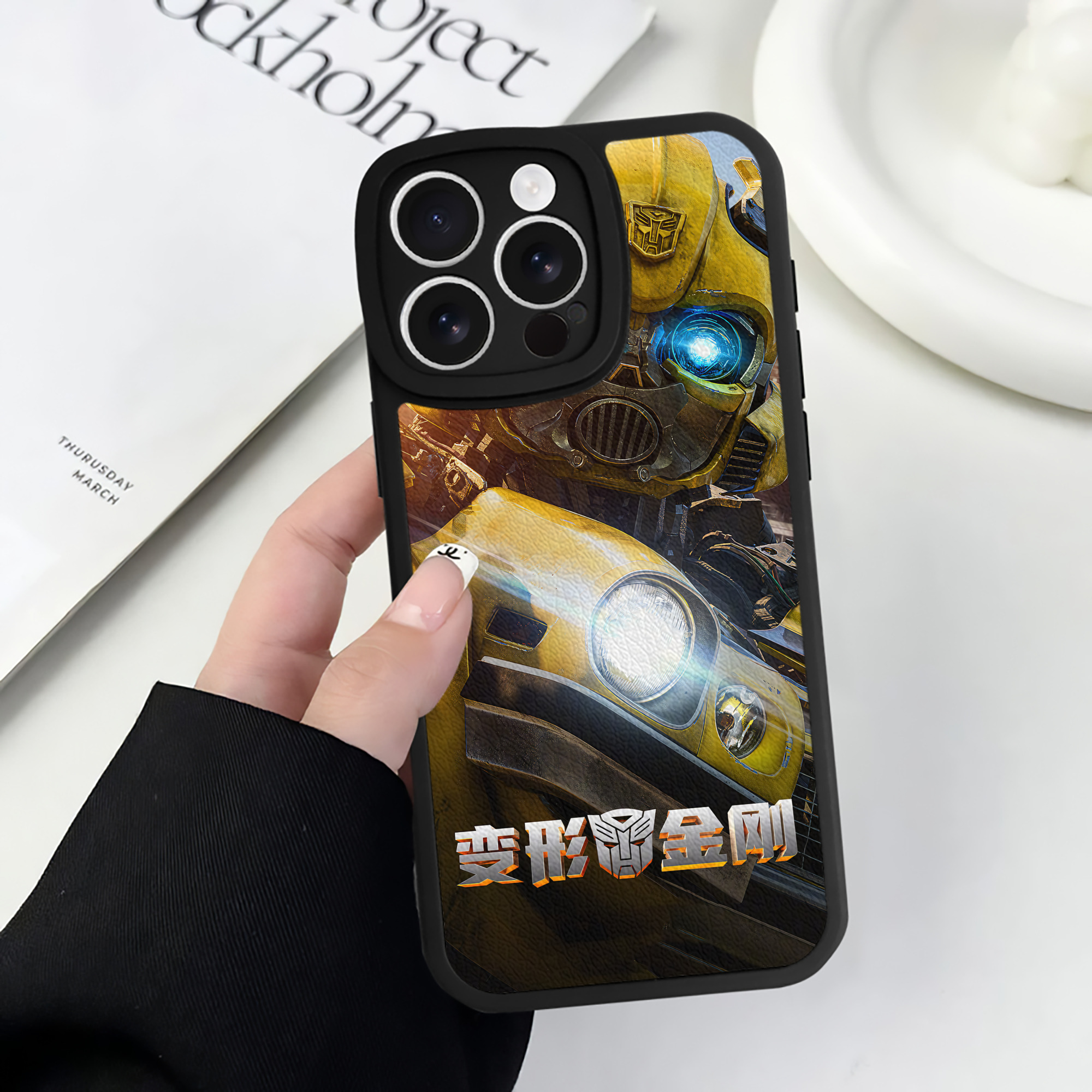 （画像用） Transformers トランスフォーマー 【iPhone 16シリーズ対応】シリコンスマホケース（レザー調） 材質：シリコン